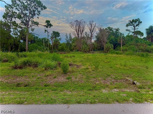 8259 MARX DR, NORTH FORT MYERS, FL 33917 - Image 2b4ee7428a868a4a4699d2dde2cc114c/585261704