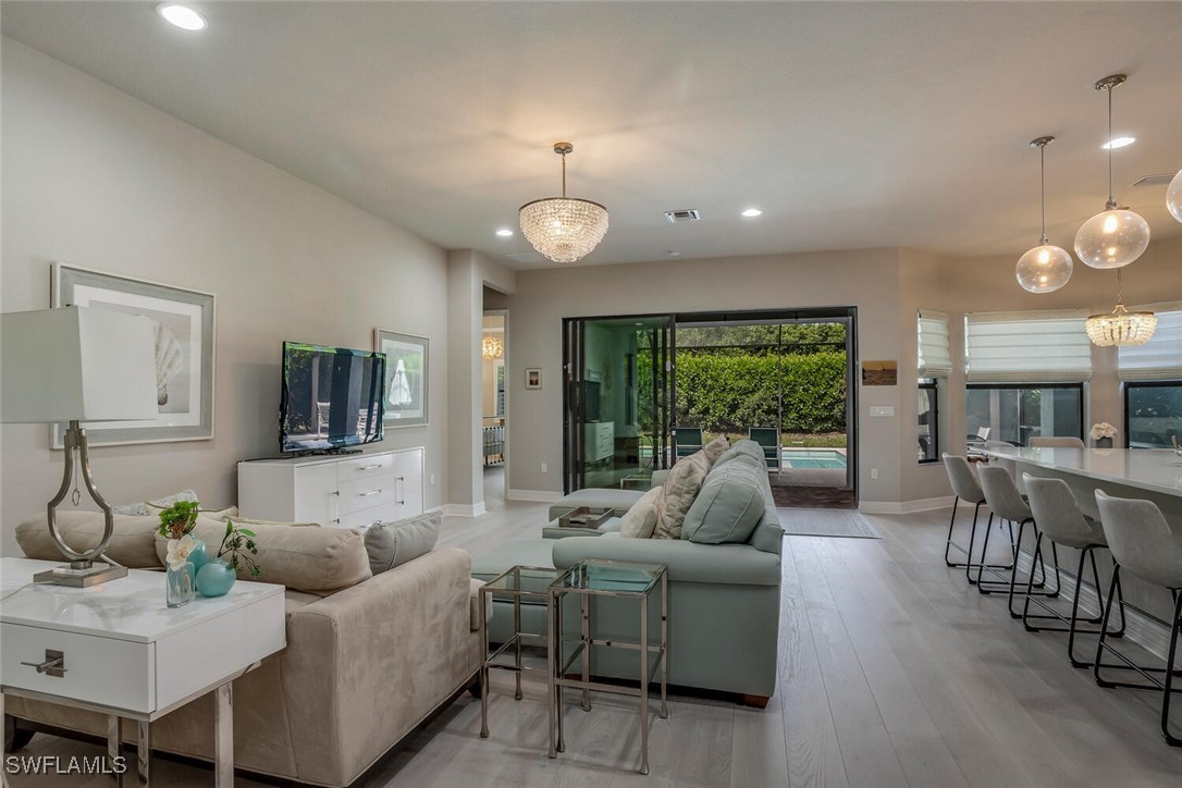 4546 Kensington Circle