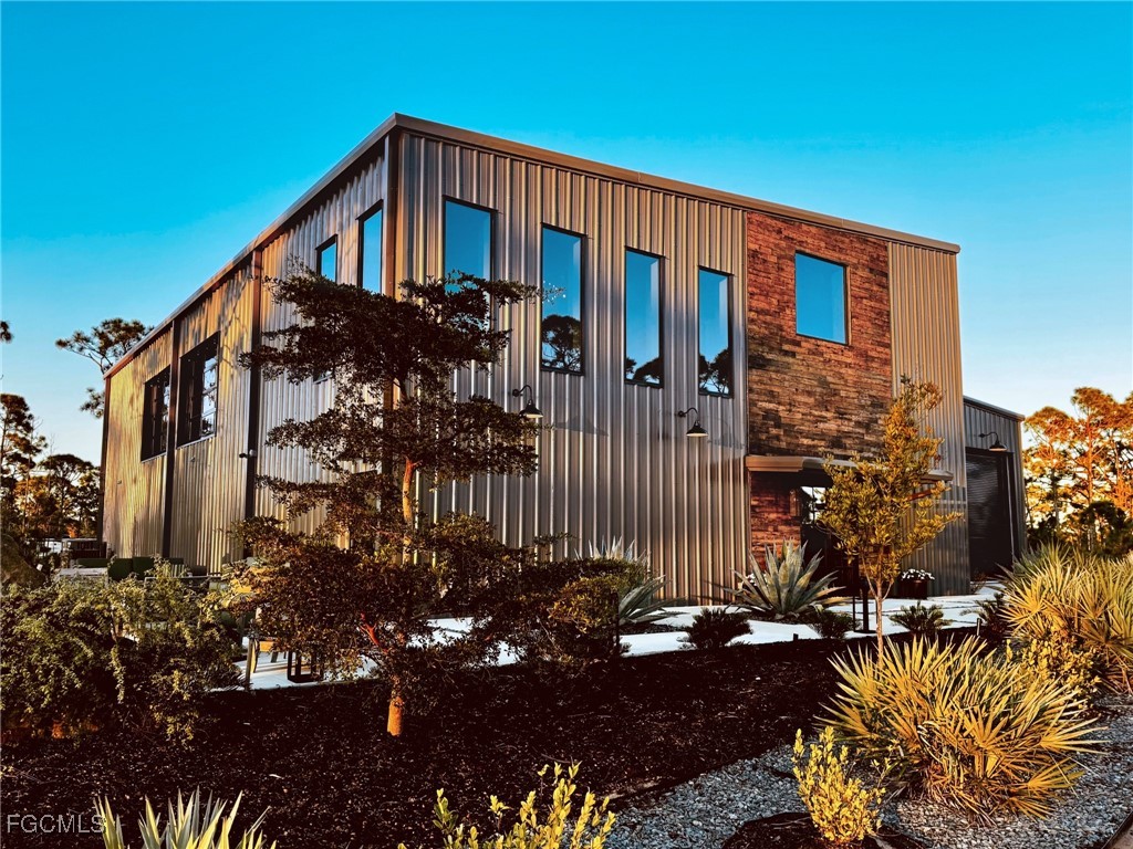 4412 Pinetree Boulevard