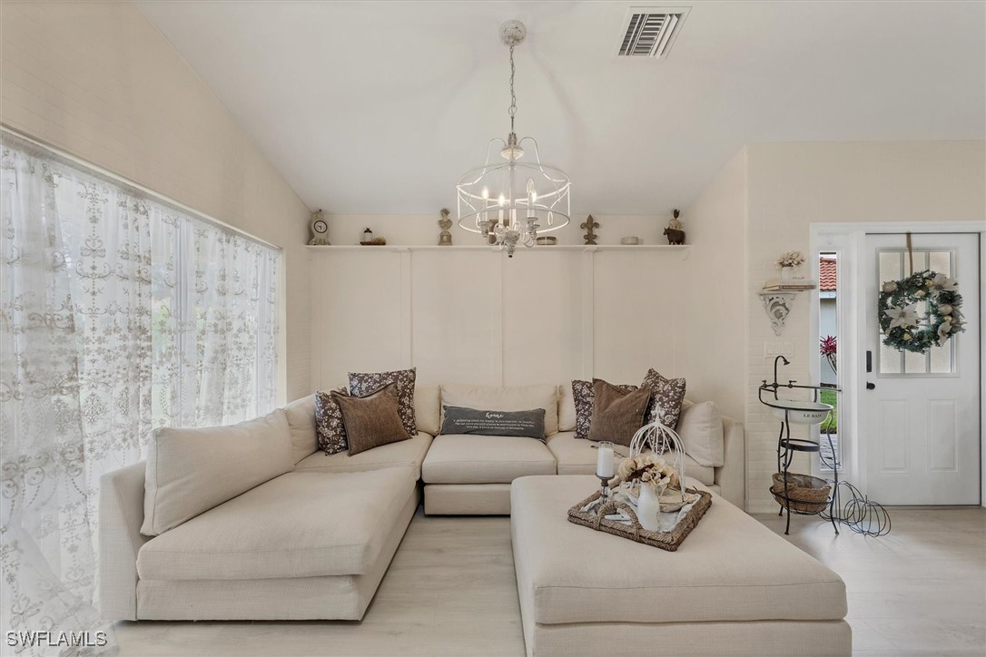 19702 Villa Rosa Loop
