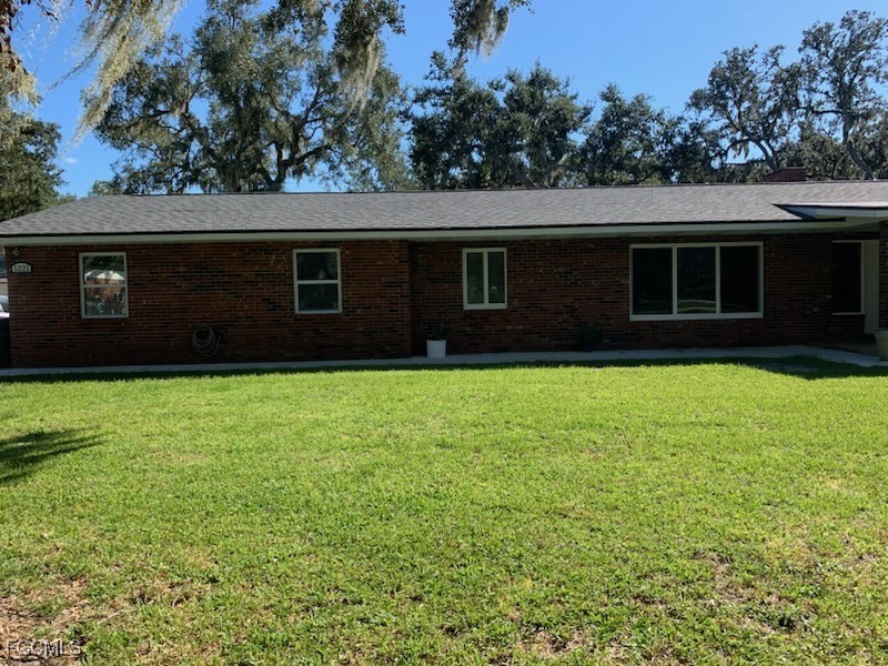 1221 SW Skates Street