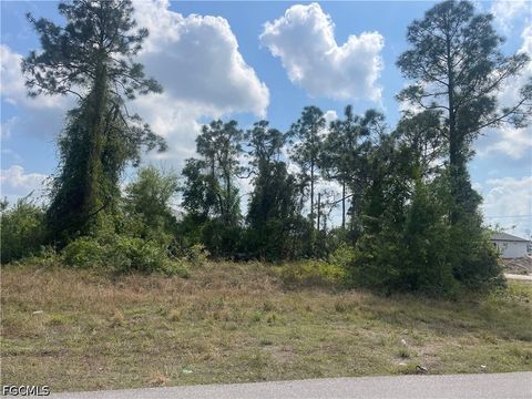 Tiny photo for 1054/1056 Albert Ave Ave, Lehigh Acres, FL 33971 (MLS # 2026018948)