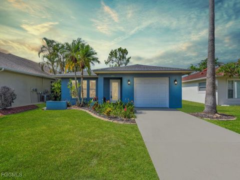 851 98th Avenue N Naples FL 34108