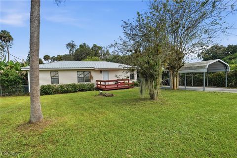 868 Avalon Avenue Labelle FL 33935