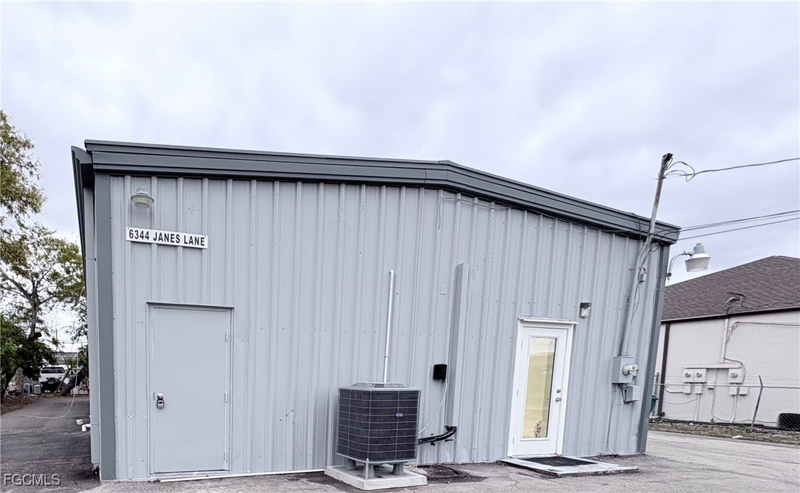 6344 Janes Lane