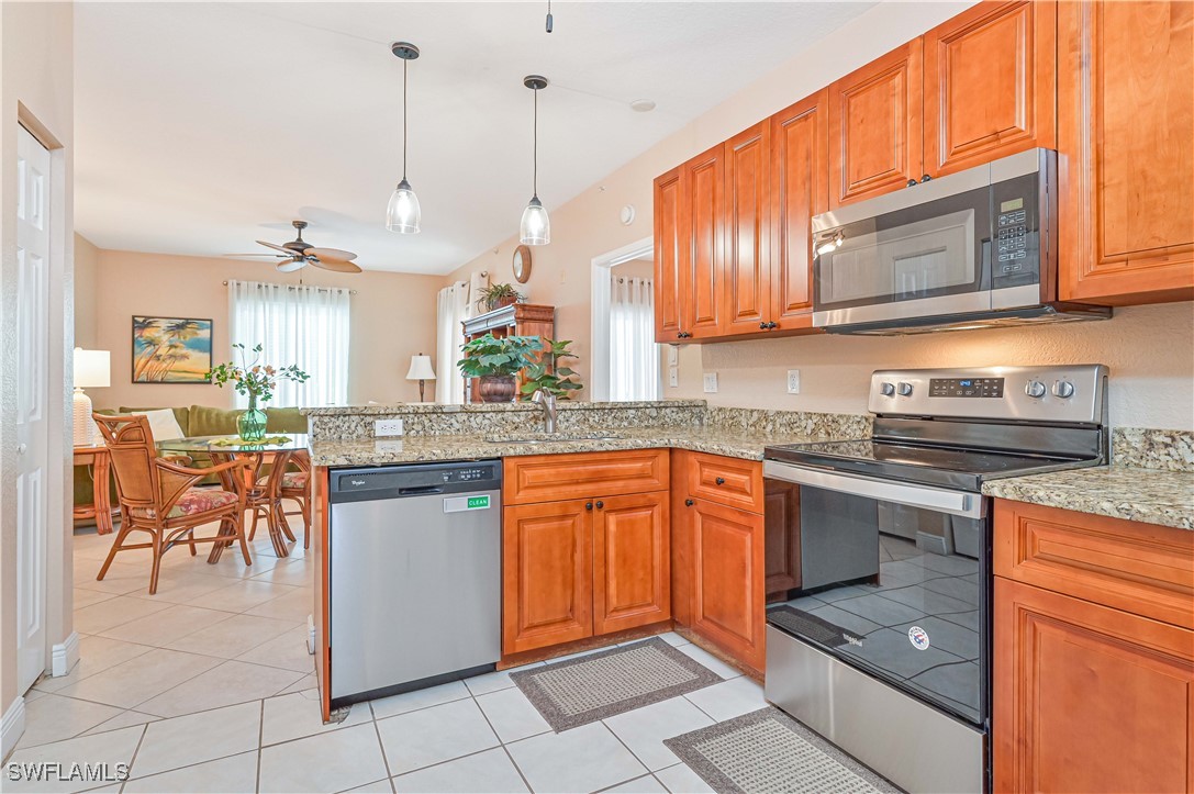 Fort Myers, Florida 33966, United States, 3 Bedrooms Bedrooms, ,2 BathroomsBathrooms,Residential,Pending,36883