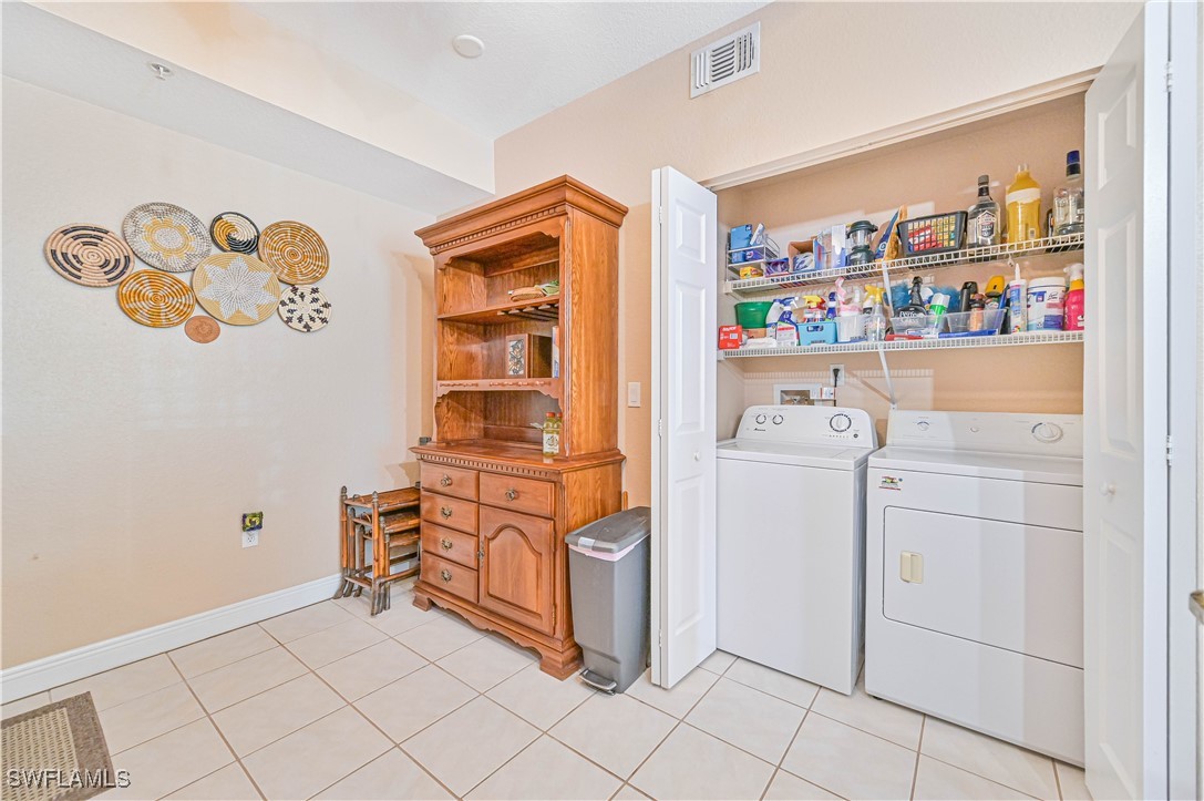 Fort Myers, Florida 33966, United States, 3 Bedrooms Bedrooms, ,2 BathroomsBathrooms,Residential,Pending,36883