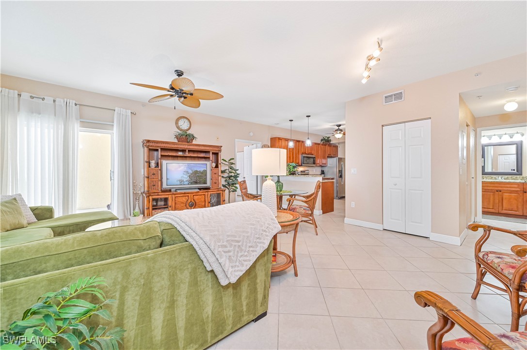 Fort Myers, Florida 33966, United States, 3 Bedrooms Bedrooms, ,2 BathroomsBathrooms,Residential,Pending,36883