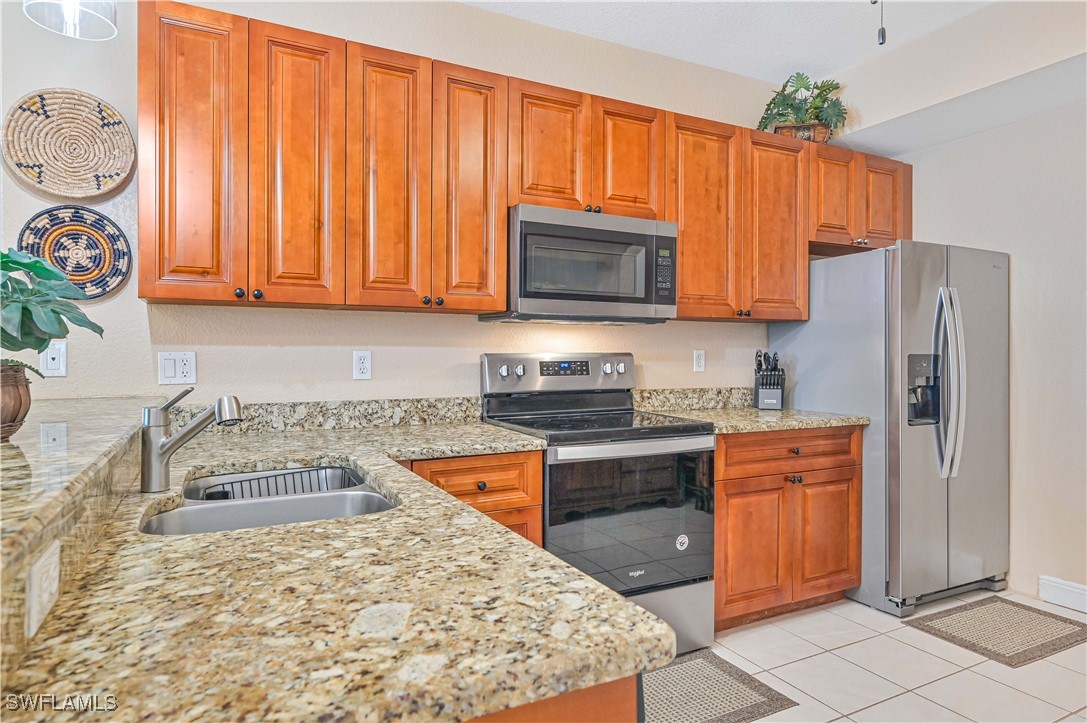 Fort Myers, Florida 33966, United States, 3 Bedrooms Bedrooms, ,2 BathroomsBathrooms,Residential,Pending,36883