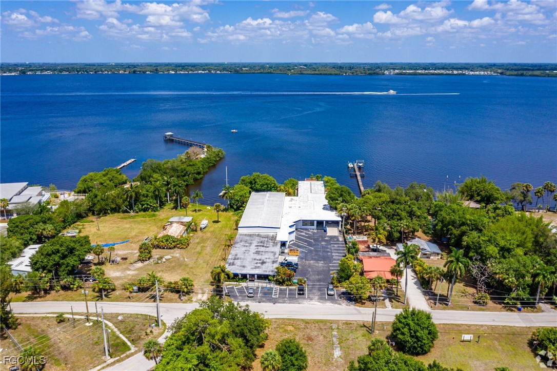 3131 E Riverside Drive