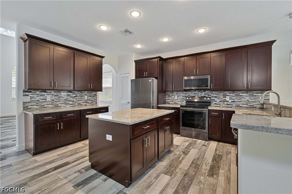 8645 PEGASUS DR, LEHIGH ACRES, FL 33971 - Image 2fccaac48b8624e5b08ae8467c856f07/2544927241