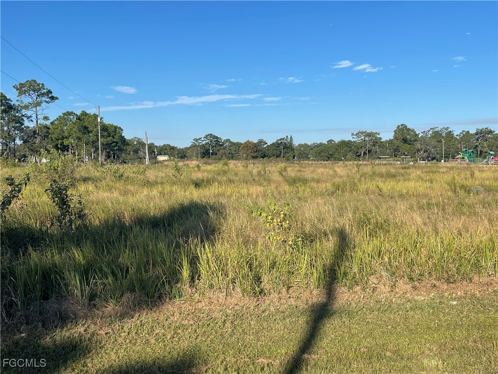 1083 Rainbow Boulevard N