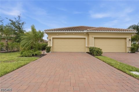 2621 Vine Avenue Naples FL 34120
