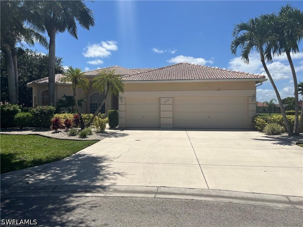 Photo 1 of 32 — 3518 Ocean Bluff Court, Naples, FL 34120