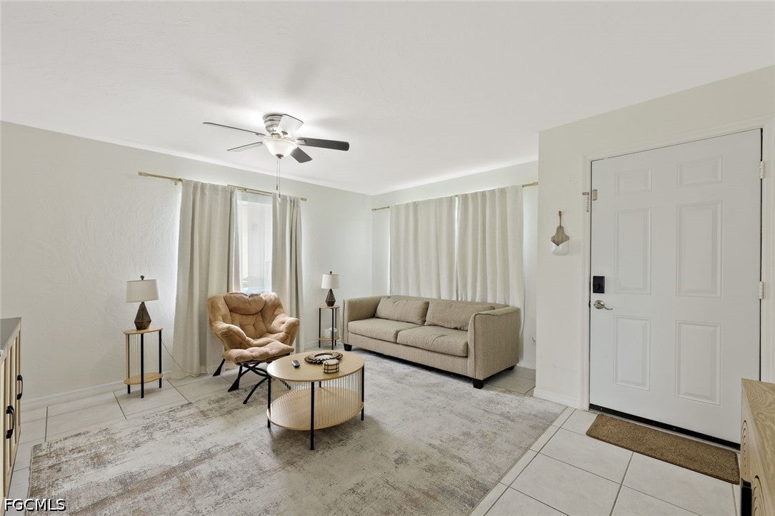 523/525 SE Van Loon Terrace