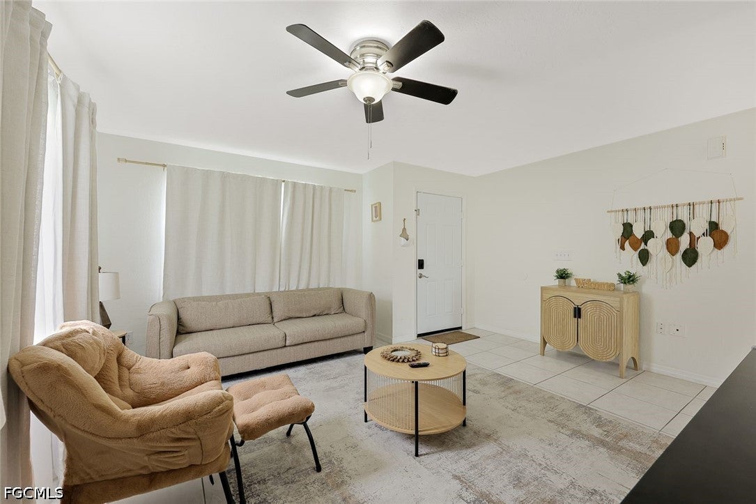 523/525 SE Van Loon Terrace