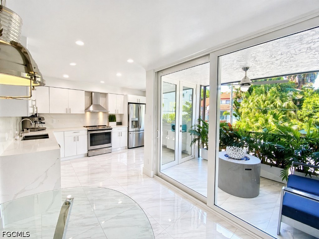 995 9th Avenue S 4