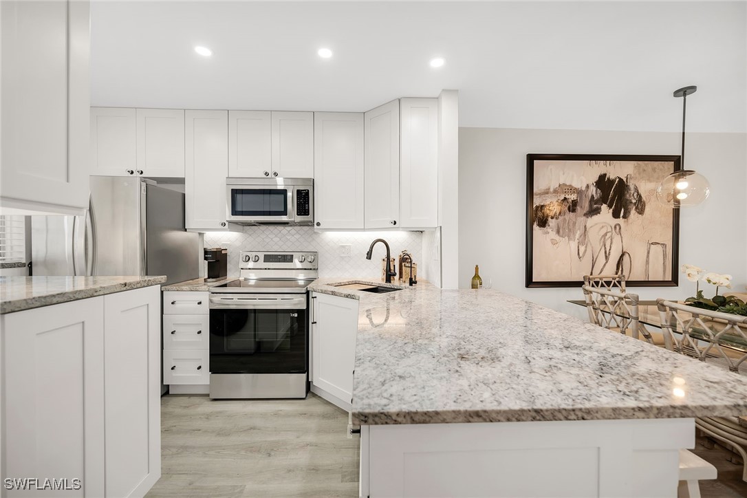 290 Banyan Boulevard 290