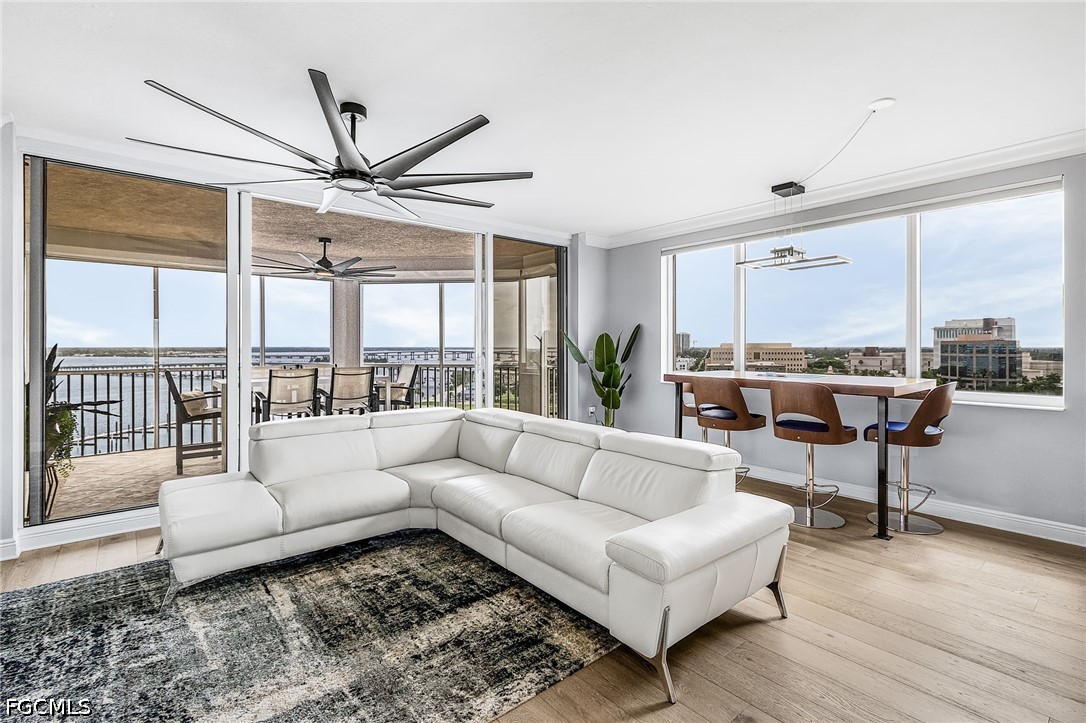2090 W First Street 1210
