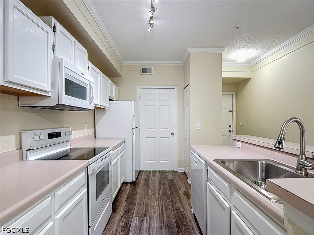 11571 Villa Grand 615