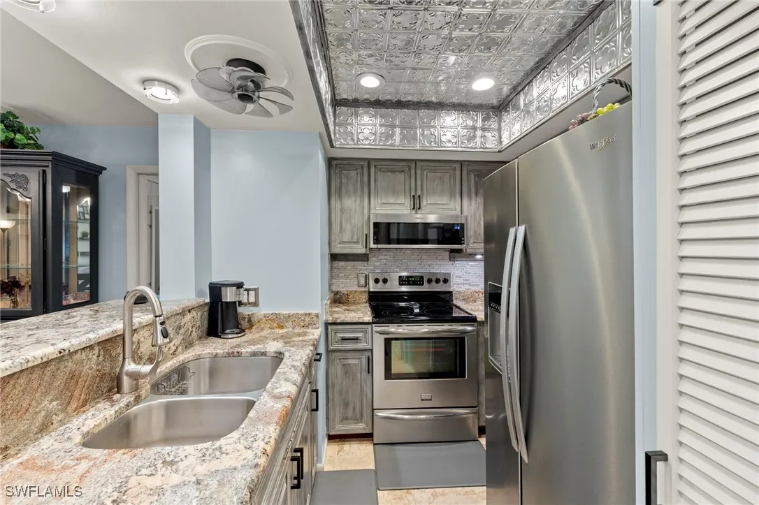 Fort Myers, Florida 33912, United States, 2 Bedrooms Bedrooms, ,2 BathroomsBathrooms,Residential,Active,55244