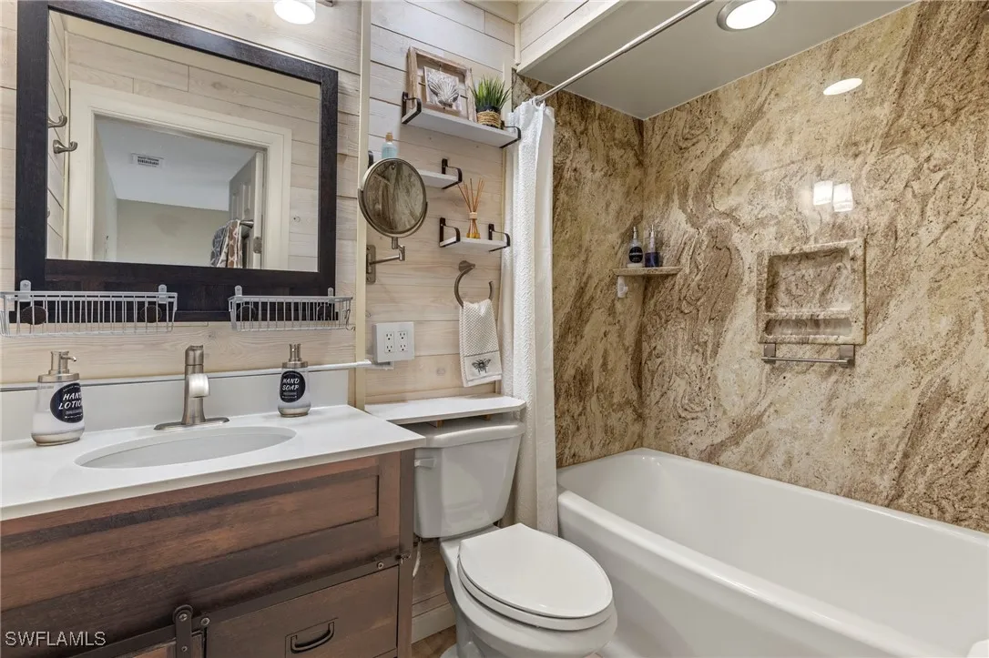 Fort Myers, Florida 33912, United States, 2 Bedrooms Bedrooms, ,2 BathroomsBathrooms,Residential,Active,55244