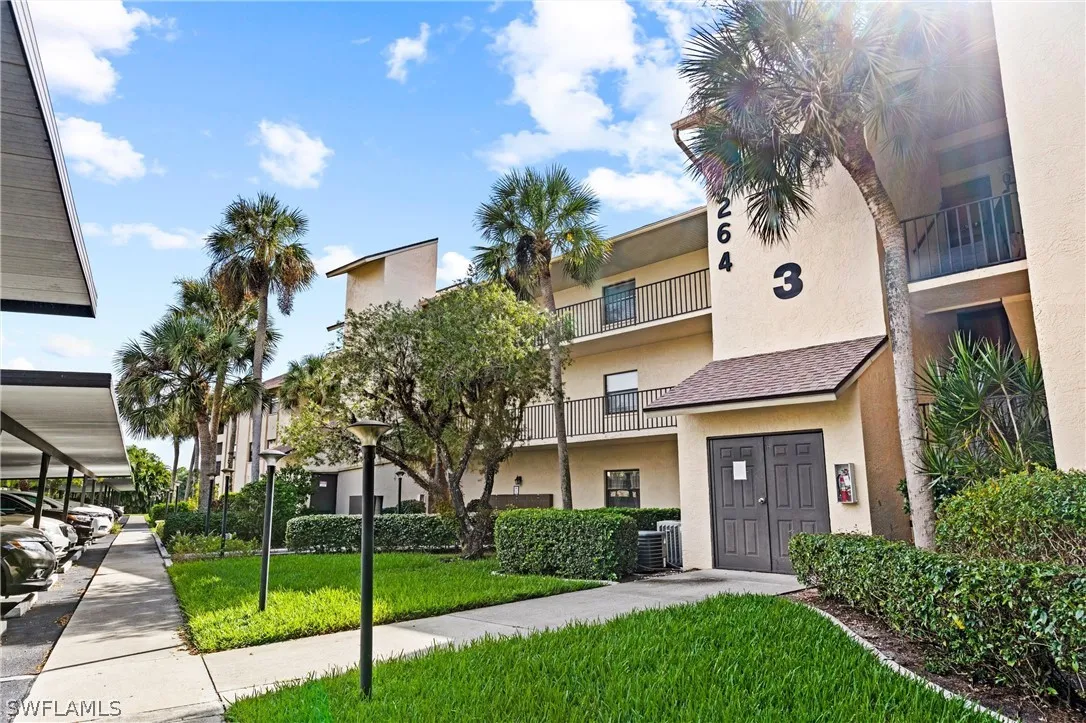 Fort Myers, Florida 33912, United States, 2 Bedrooms Bedrooms, ,2 BathroomsBathrooms,Residential,Active,55244