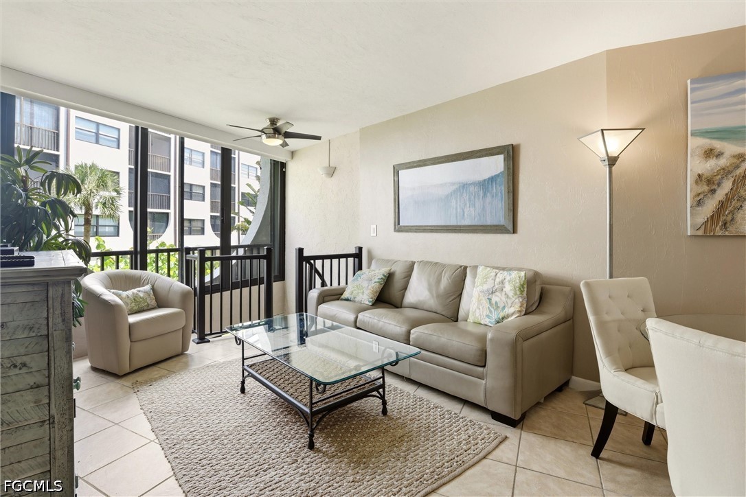 1011 Anglers Cove H203