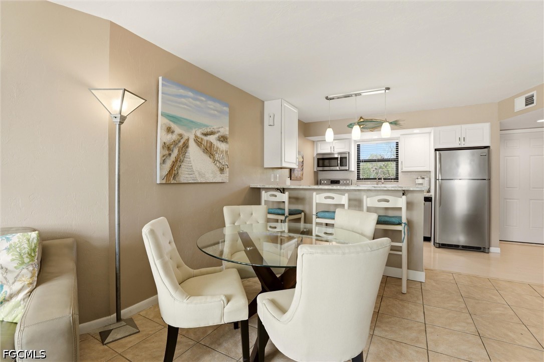 1011 Anglers Cove H203