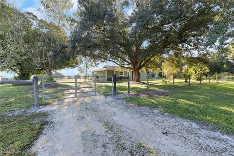 953 Niles Street Fort Denaud FL 33935