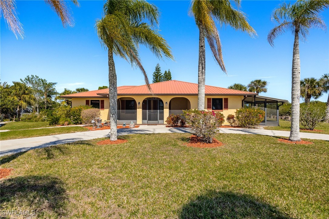 1107 E Anchor Lane