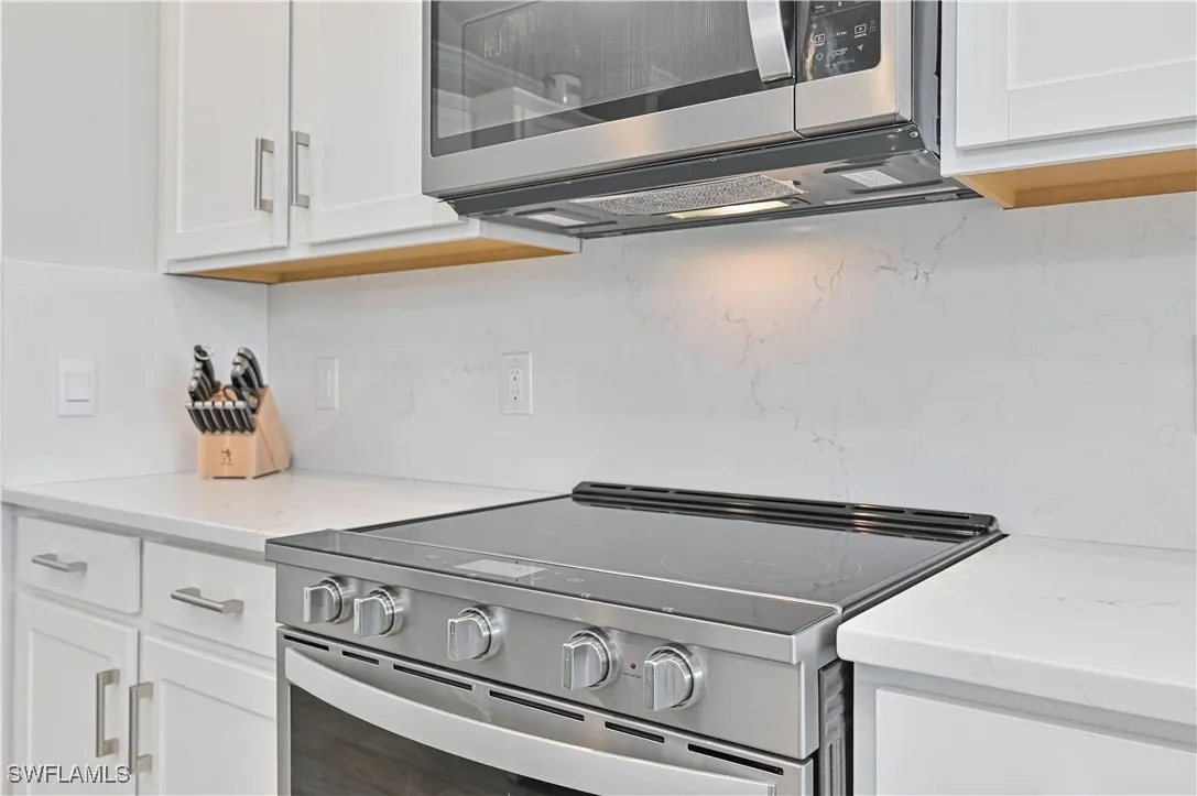 Alva, Florida 33920, United States, 3 Bedrooms Bedrooms, ,2 BathroomsBathrooms,Residential,Active,143154