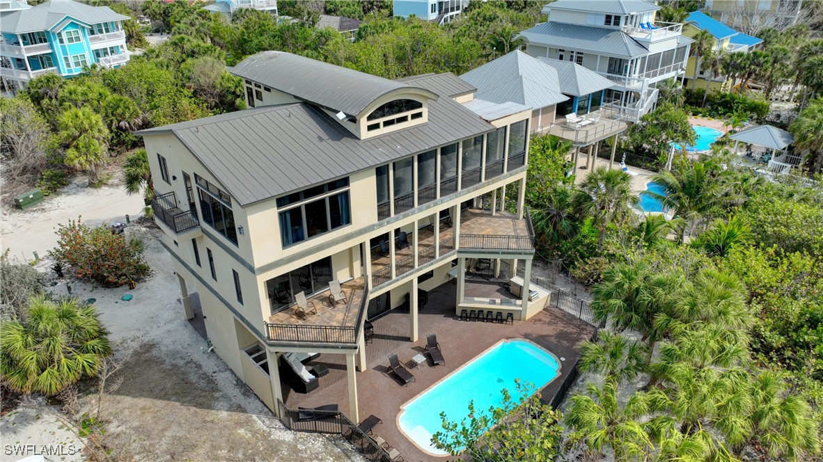 660 Gulf Lane