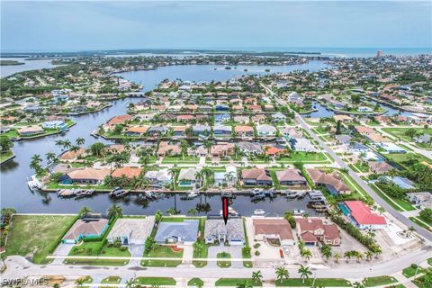 A home in MARCO ISLAND