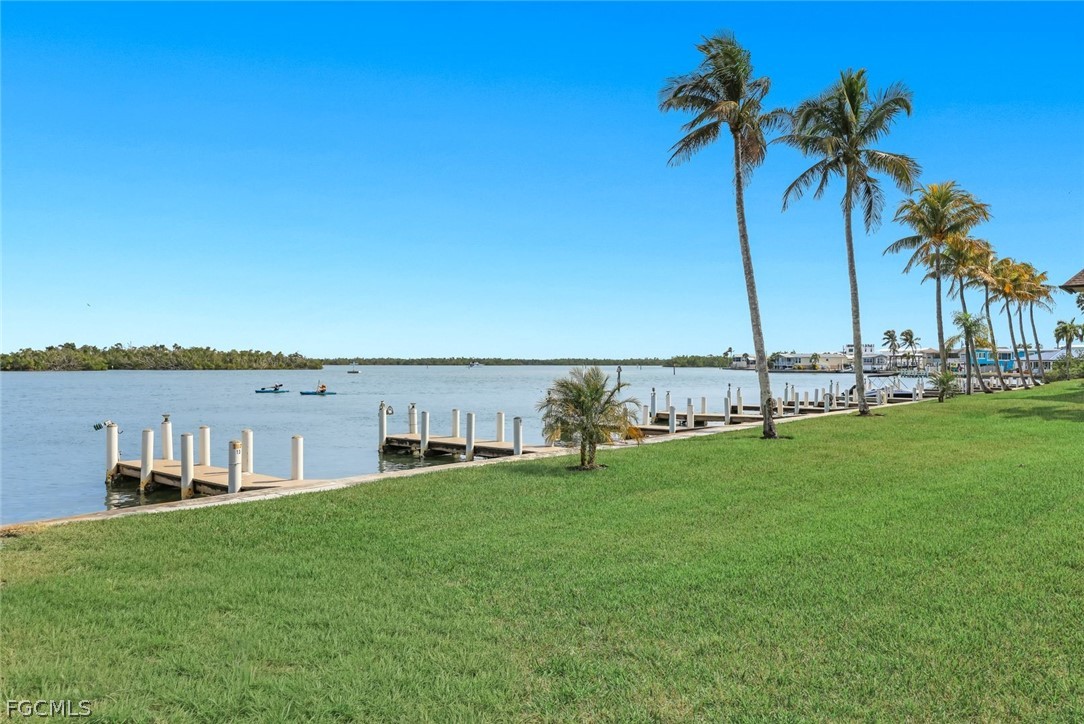 896 Buttonwood Drive 108