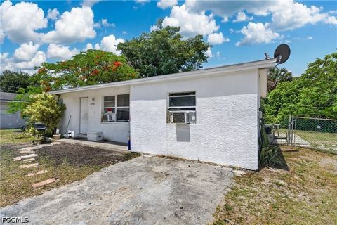 Tiny photo for 1904 Fountain Street, Fort Myers, FL 33916 (MLS # 2026020755)