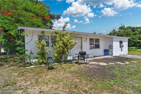 Tiny photo for 1904 Fountain Street, Fort Myers, FL 33916 (MLS # 2026020755)