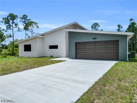 Tiny photo for 1006 Macy Street E, Lehigh Acres, FL 33974 (MLS # 2026043237)