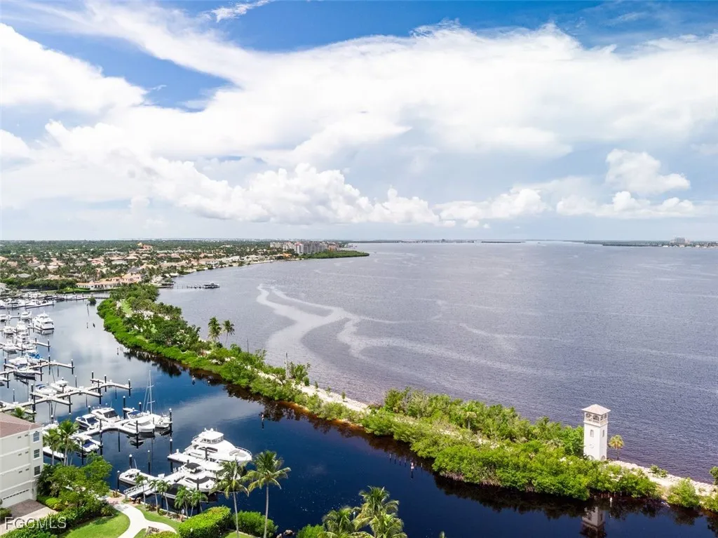 Fort Myers, Florida, 33908, United States, 2 Bedrooms Bedrooms, ,3 BathroomsBathrooms,Residential,Active,1945439