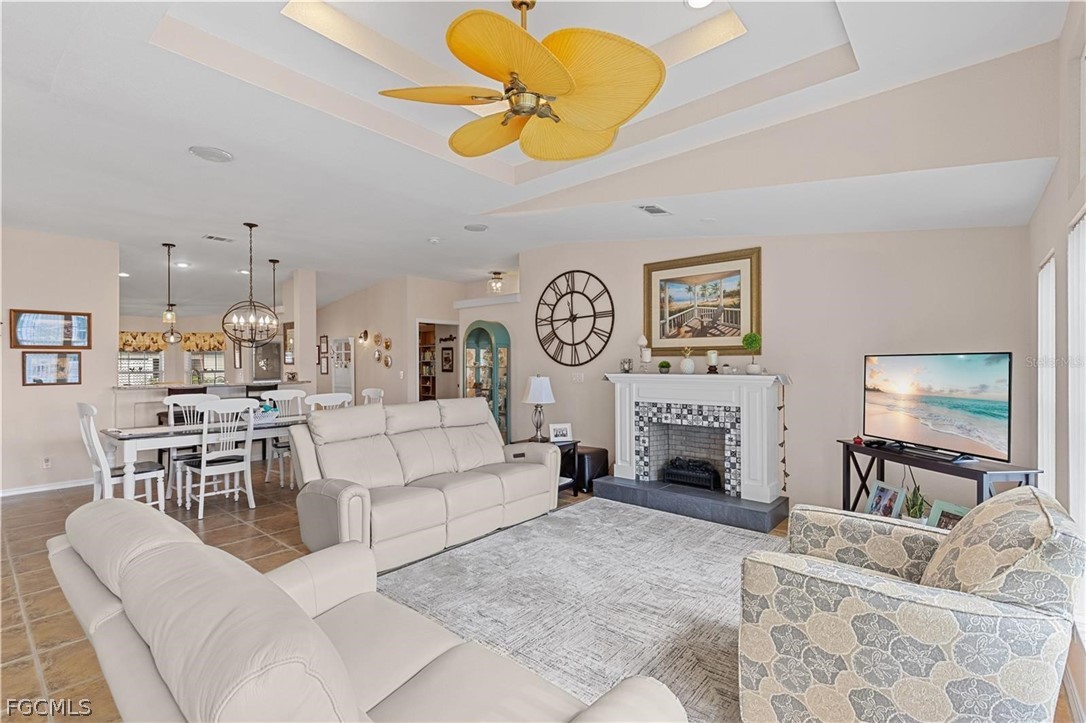 1000 Kings Highway 438