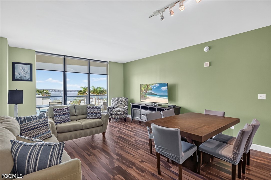 3000 Oasis Grand Boulevard 505