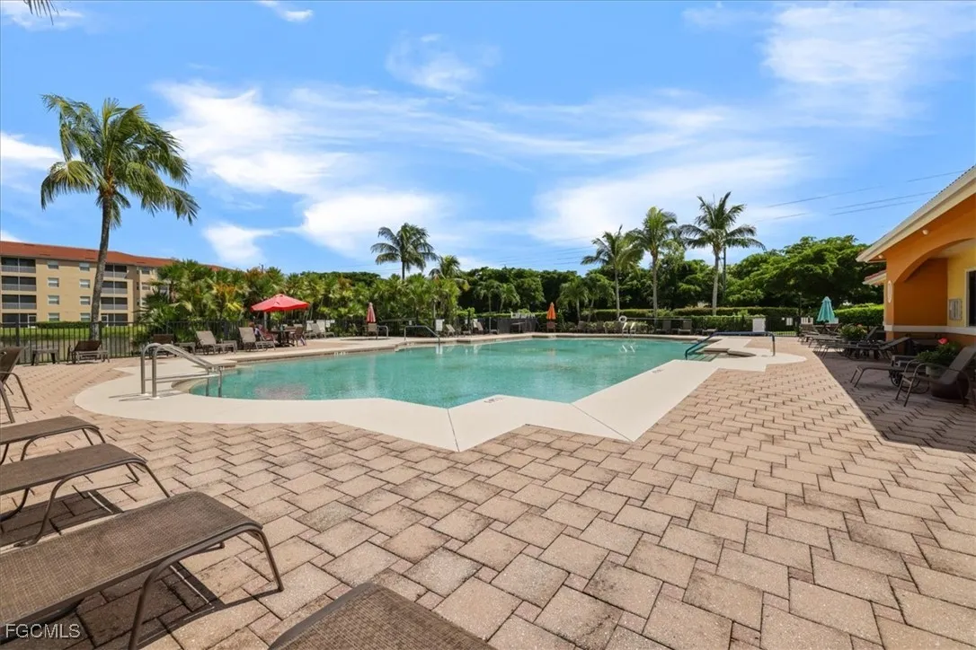 Fort Myers, Florida 33919, United States, 2 Bedrooms Bedrooms, ,2 BathroomsBathrooms,Residential,Active,215491