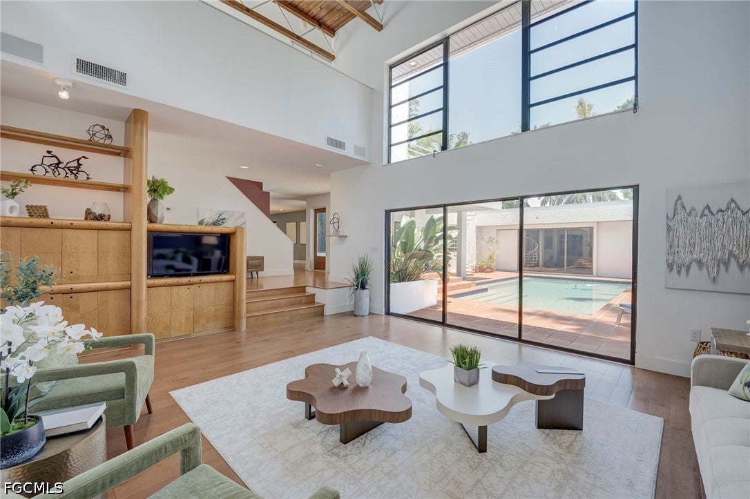 1215 Caloosa Drive