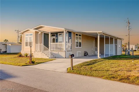5671 Captain John Smith Loop, North Fort Myers, FL 33917 - MLS#: 224097716
