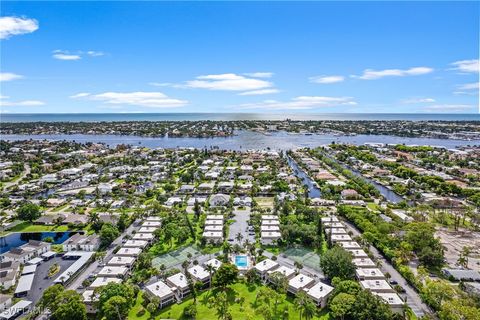 1549 Sandpiper Street 59 Naples FL 34102