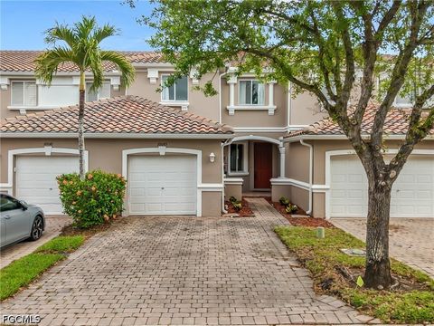 10043 Salina Street Fort Myers FL 33905