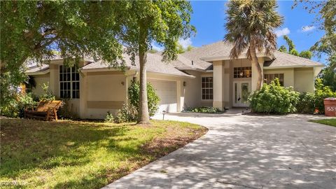 Photo of 1580 Argyle Drive, Fort Myers, FL 33919 (MLS # 2025012061) Photo of 1580 Argyle Drive, Fort Myers, FL 33919 (MLS # 2025012061)