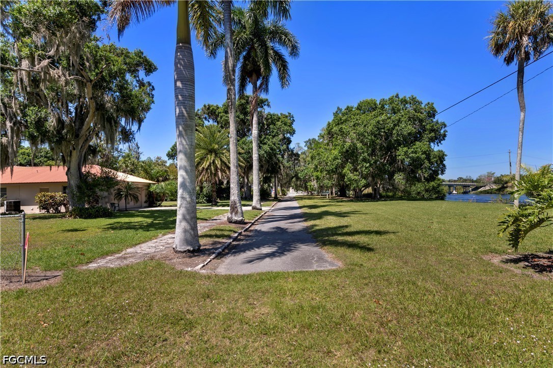 233 De Soto Avenue