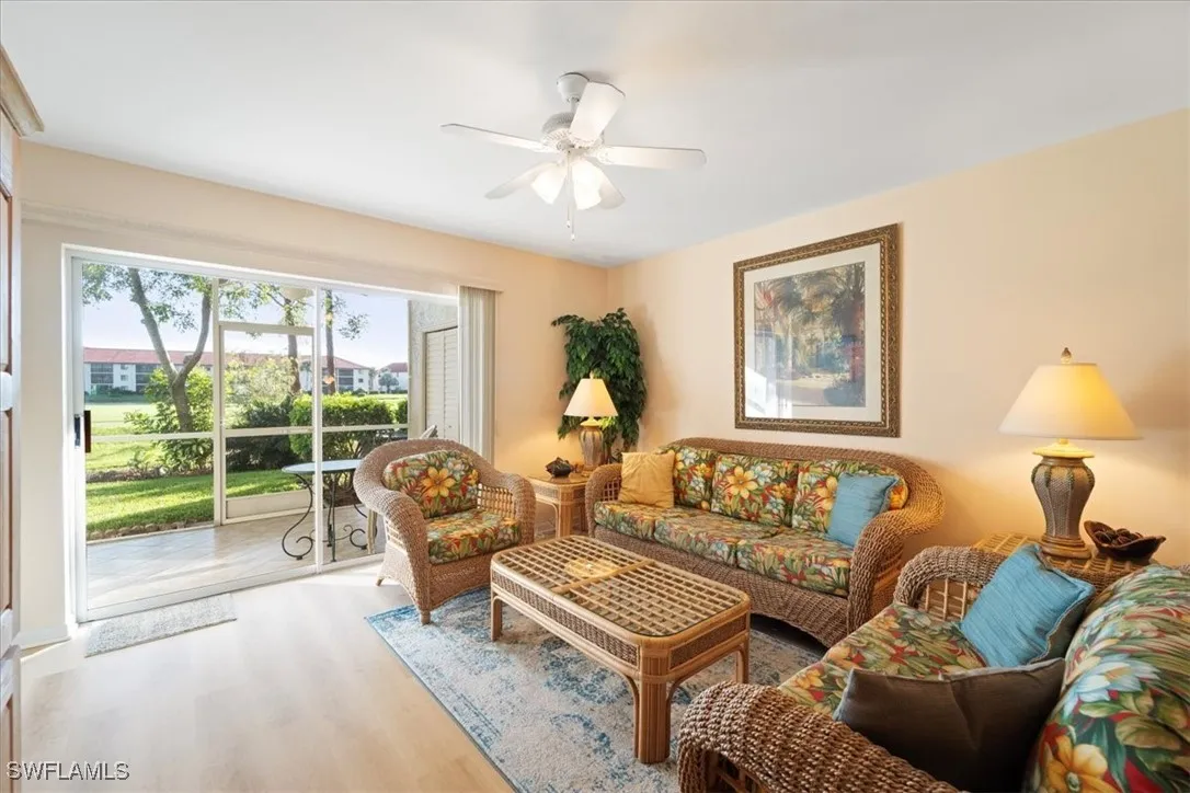 Naples, Florida 34104, United States, 2 Bedrooms Bedrooms, ,2 BathroomsBathrooms,Residential,Pending,131547