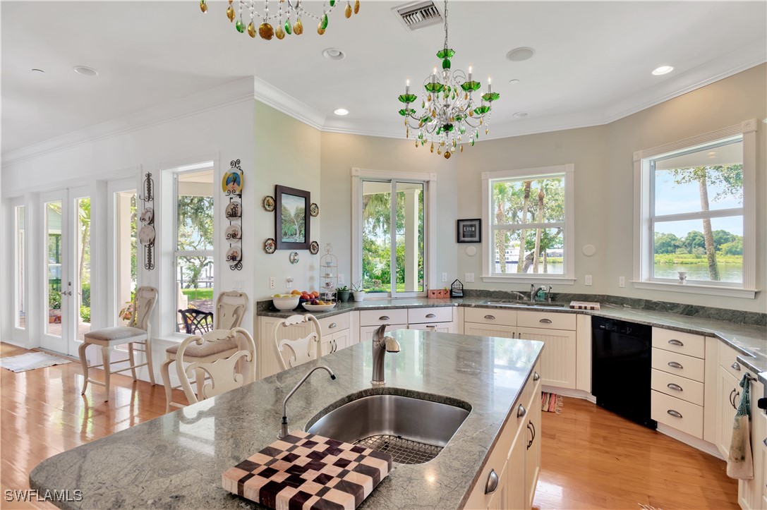 16470 Oakview Circle